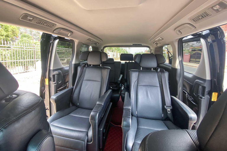 Privé-overdracht VIP-voertuig Phnom Penh - SihanoukvilleVoertuig VPM Minivan van Phnom Penh naar Sihanoukville