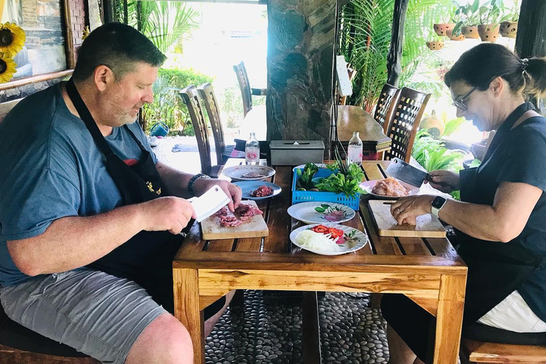 Khao Lak: lezione di cucina di mezza giornata e caccia agli ingredienti