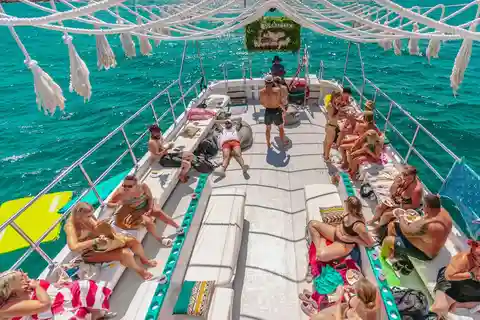 Från Magaluf: Sightseeingkryssning i Palma Bay med levande musik