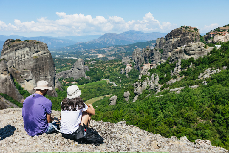 From Athens: Delphi and Meteora 2-Day Guided Tour Delphi and Meteora 2-Day Tour in Spanish