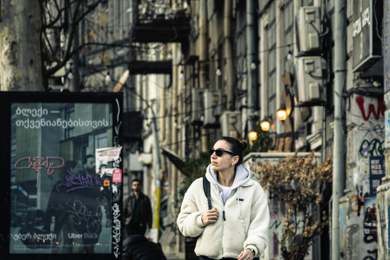 Tbilisi: Tour del cibo di strada alternativo della Riva Sinistra con bevande