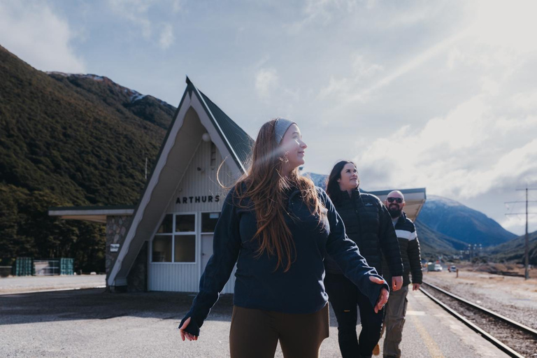 Christchurch: Waimakariri River Train & Castle Hill Day Tour