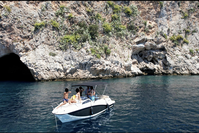 Nice: Private Boat Tour to Monaco with Wine and Stops