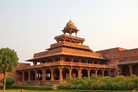 Ab Delhi: Private 4 Tage Goldenes Dreieck Tour mit HotelsTour mit Auto, Fahrer, Reiseführer und 4-Sterne-Hotelunterkunft