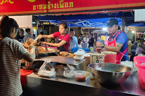 Chiang Mai: Amazing Chiangmai Night Street food Tour