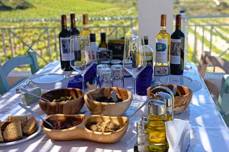 Olivenöl- & Olivenverkostung + Weinprobe (3-in-1-Erlebnis!). Foto: GetYourGuide Olivenöl- & Olivenverkostung + Weinprobe (3-in-1-Erlebnis!). Foto: GetYourGuide