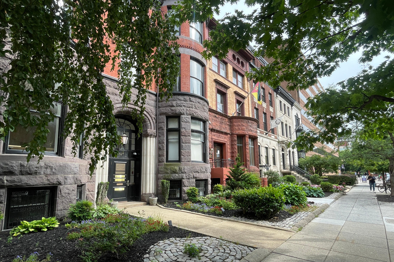 DC: tour gastronomico dei quartieri locali con DrinkEatWalk ToursDC: tour gastronomico nel quartiere con DrinkEatWalk Tours