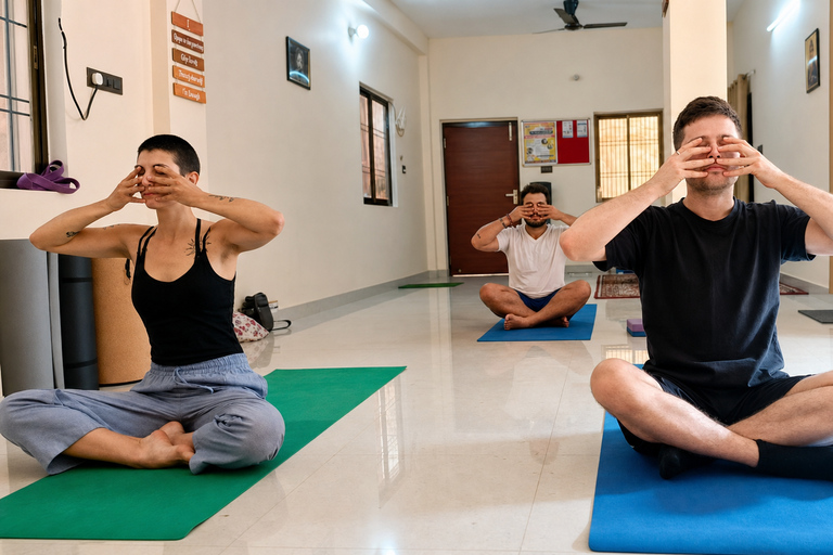 Varanasi: Personalized Yoga Class at Jigyasa Yogshala