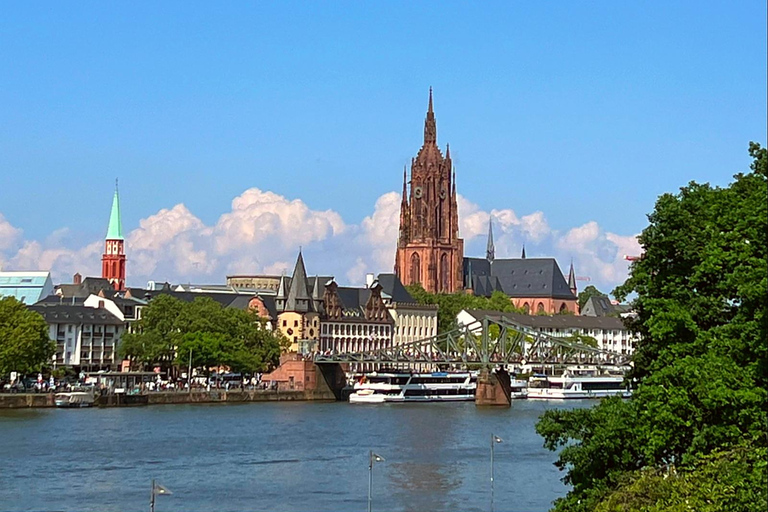 Frankfurt: Walking tour in German in private - just for you and your friends