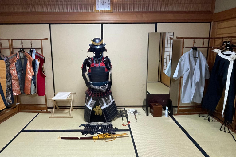 Okazaki: tour del castillo, los samuráis y la degustación de Hatcho MisoOkazaki: tour para degustar el castillo, los samuráis y el miso Hatcho