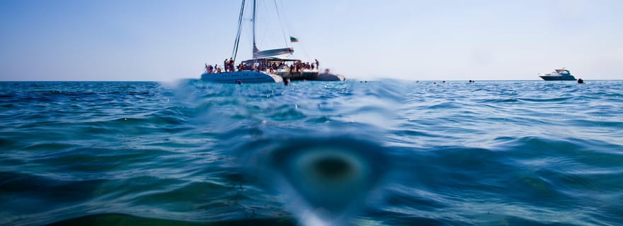 Au départ d'Obzor, Bulgarie : Croisière d'une demi-journée en catamaran sur la mer Noire
