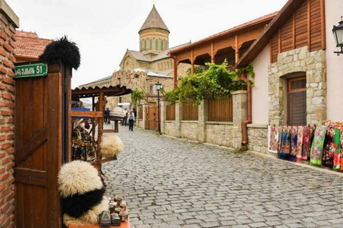 2-Day Tour: Magical Retro Car Tbilisi & Mtskheta Uplistsikhe