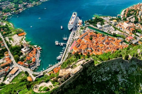 De Sarajevo a Kotor o Budva Traslado regional privado