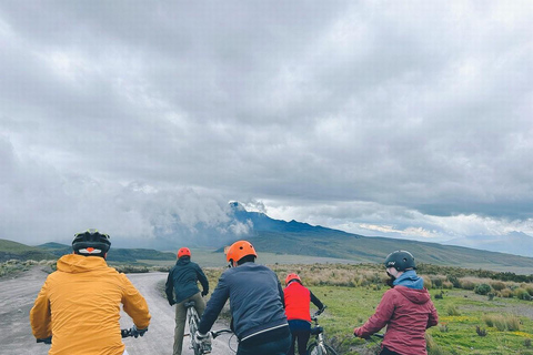 Von Quito aus: Tour zum Vulkan Cotopaxi und zur Lagune Limpiopungo