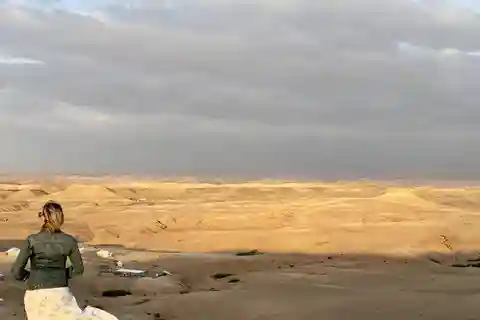 pacote: Jantar Agafay, pôr do sol, espetáculo, passeio de quadriciclo ou de camelo