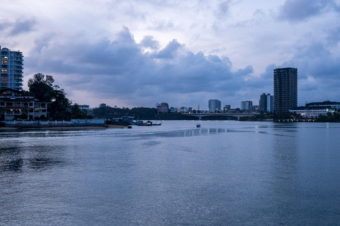 مومباسا: رحلة بحرية مسائية على متن قارب الداو مع عشاءمومباسا: رحلة قارب الداو المسائية مع عشاء