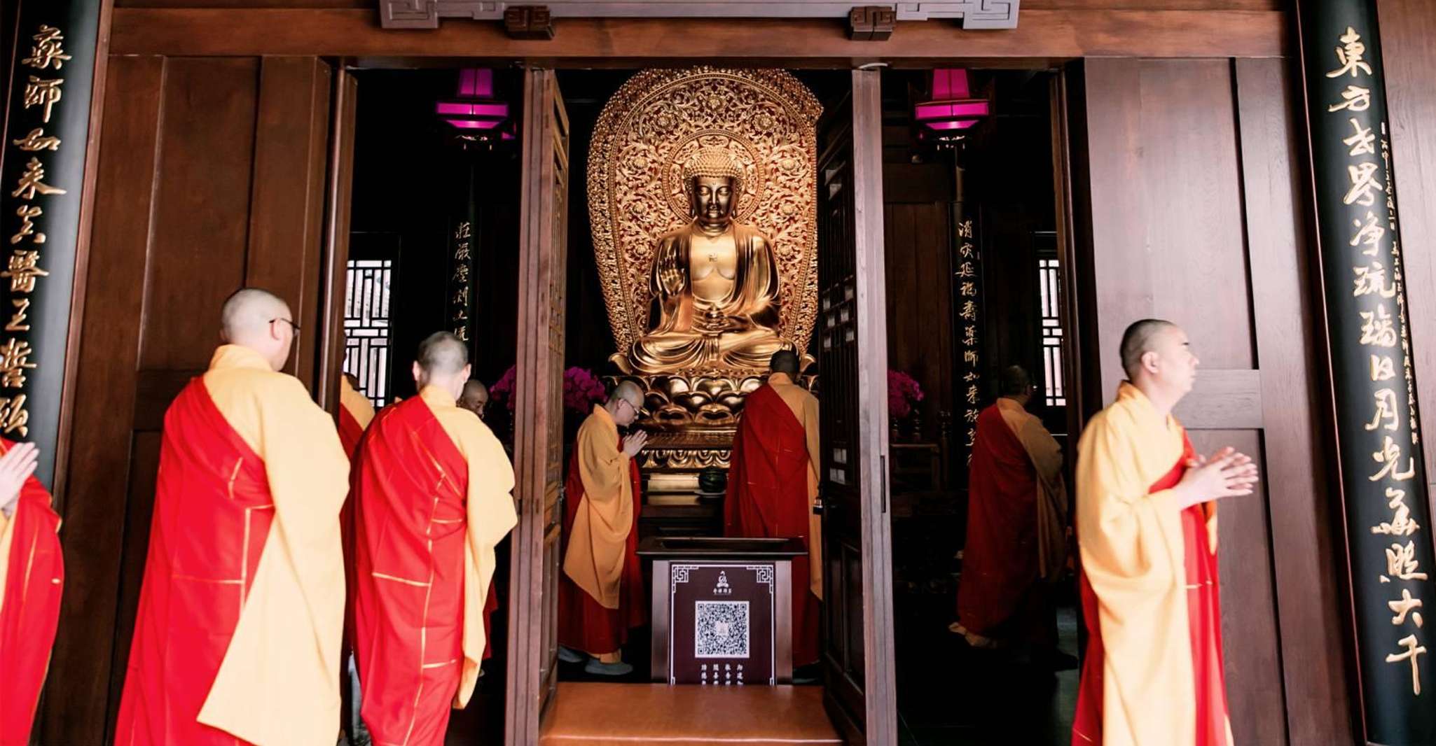 Shanghai: Jade Buddha Temple and Local Food Tour photo 8