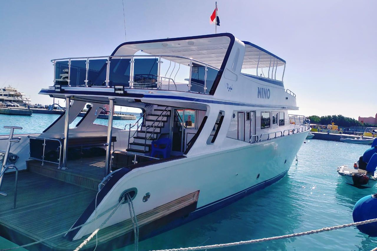 Hurghada: 2 Islands, Diving, Dolphin & Snorkel Yacht Trip From Makadi Bay, El Gouna & Sahl Hasheesh: 2 Islands,Diving