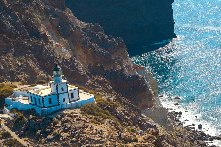 Depuis Santorin : vol privé en hélicoptère aller simple vers les îlesVol en hélicoptère de Santorin à Sifnos