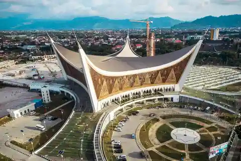 Padang : 3 Days Exploring Iconic Place of Padang