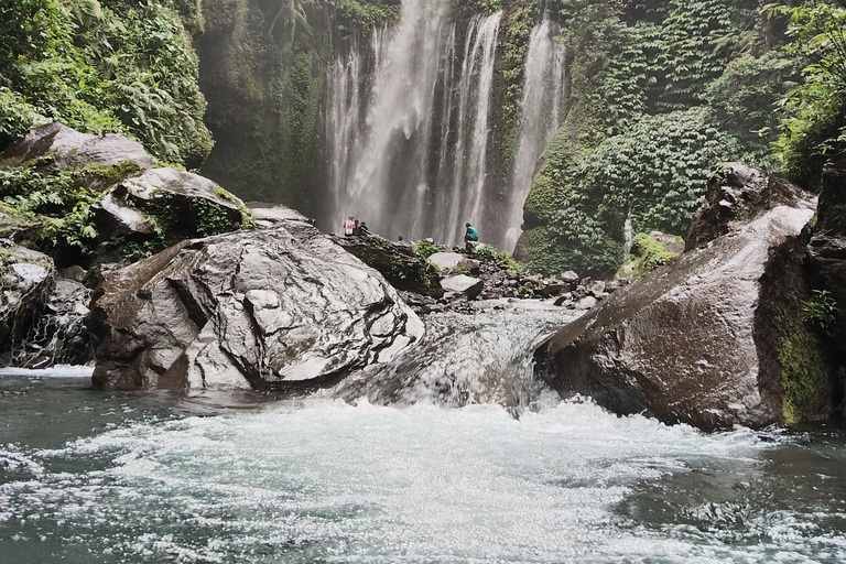 Lombok: Bangket Bayan Village & Waterfalls Guided Tour