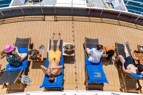 Athens: Saronic Islands Cruise with VIP Area Seating & Lunch