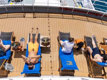 Athens: Saronic Islands Cruise with VIP Area Seating & Lunch
