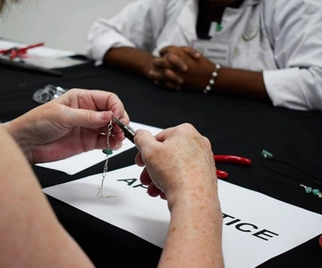 Cartagena: Emerald Jewelry-Making Class and Museum Tour