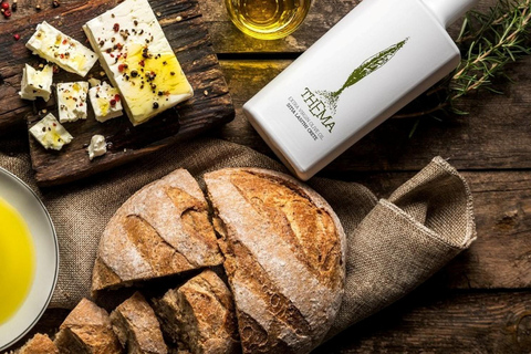 Città vecchia di Atene: degustazione di olio d&#039;oliva e erbe grecheDegustazione di olio d&#039;oliva ed erbe aromatiche