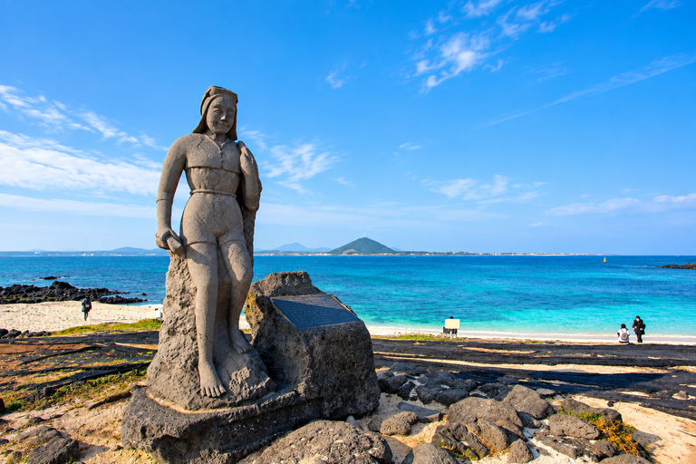 Jeju: Udo Island, Seongsan & Tangerine Picking Tour