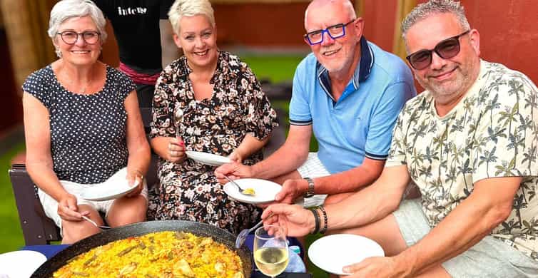 Valencia: Paella Cooking Class with Tapas and Drinks