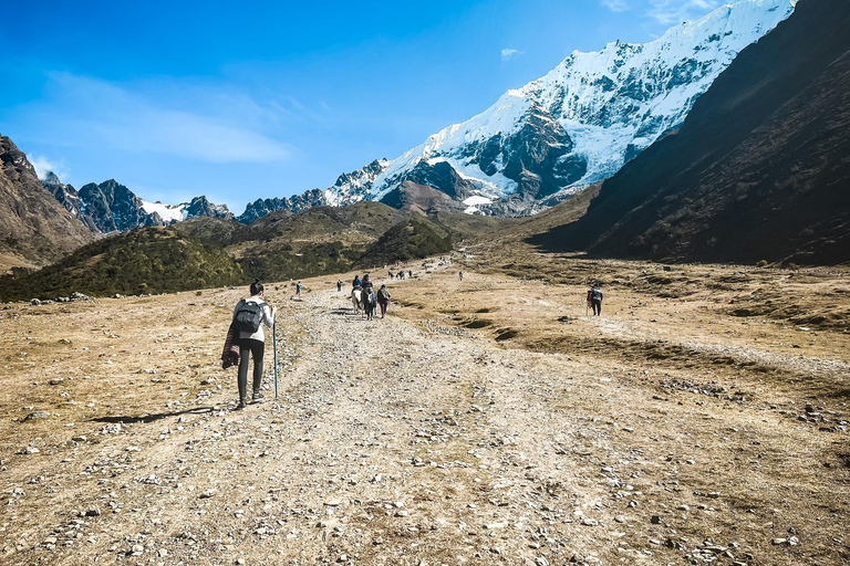 Cusco: Humantay Lagoon with Breakfast and Buffet Lunch