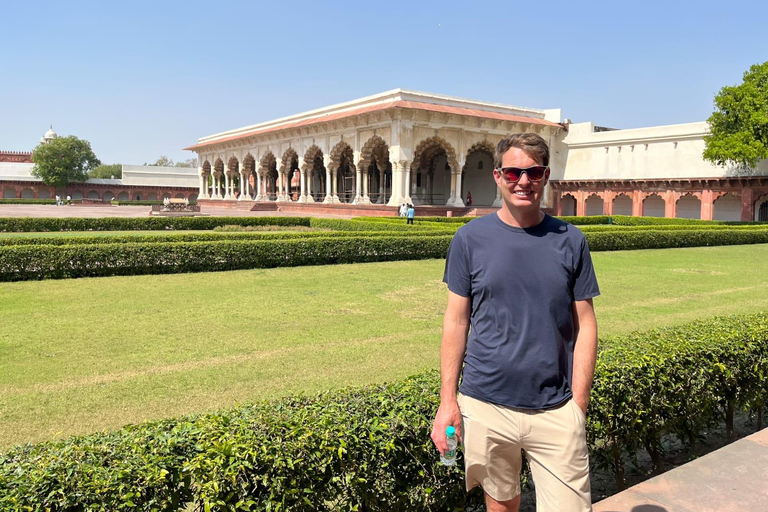 Delhi: Sunrise Taj Mahal en Agra Fort Groepstour