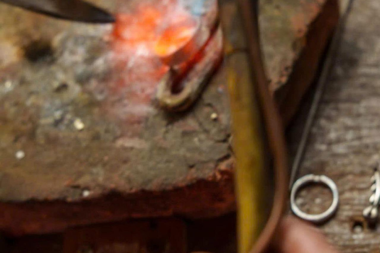 Hoi An: Silver Ring Crafting Workshop with an Artisan