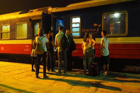 Sleeping Train Railway between Ha Noi and Sapa (Lao Cai) The route Ha Noi to Sapa (Lao Cai)