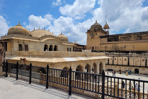 Jaipur : entrée accélérée à Amer Fort et guide/transfert en optionBillet d'entrée seulement