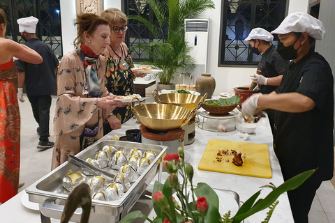 Apsara-föreställning inklusive buffémiddag och upphämtning på hotellet