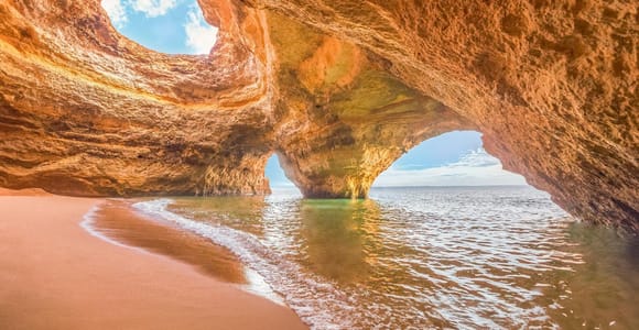Portimão: EarlyBird Budget Tour to Benagil Cave