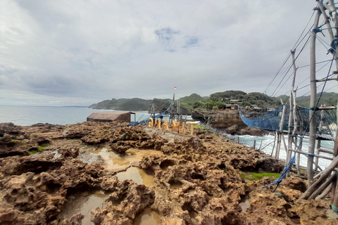Yogyakarta: Palazzo Reale, spiaggia di Timang e tour al tramonto