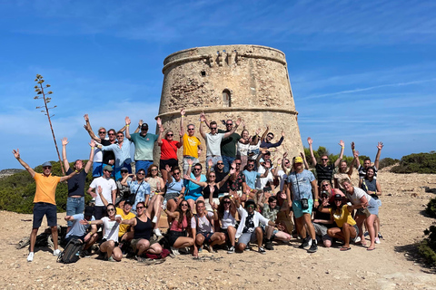Ibiza: Private Jeep Wrangler Tour & Lunch at Beach Rest.