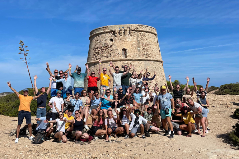Ibiza: Private Jeep Wrangler Tour & Lunch at Beach Rest.