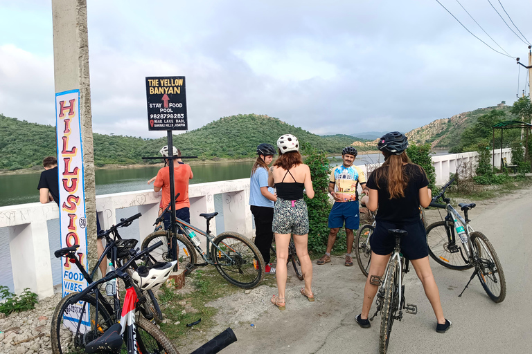 Udaipur nach Ranakpur 60km Radtour mit Besuch eines Jain Tempels