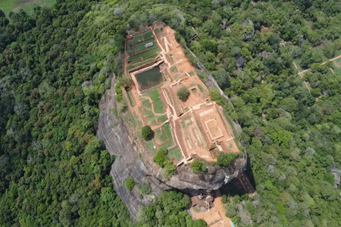 Kandy: Sigiriya & Dambulla Cave Temple Tour with Local Guide Kandy: Sigiriya & Dambulla Cave Temple Day Tour by Car / Van