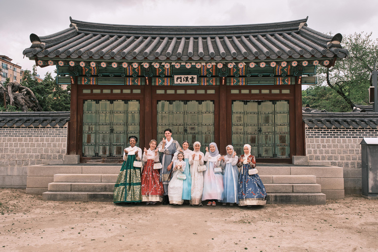 Seoul: UNESCO Palace History Tour, Photos & Optional Hanbok