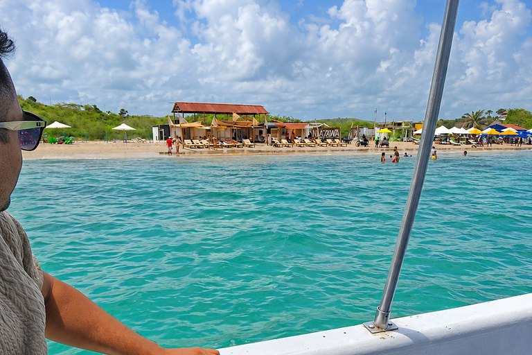 Playa Linda: Nakawa Beach Club with boat, lunch, sunbed, and cocktail Plan with Lunch and Welcome Cocktail