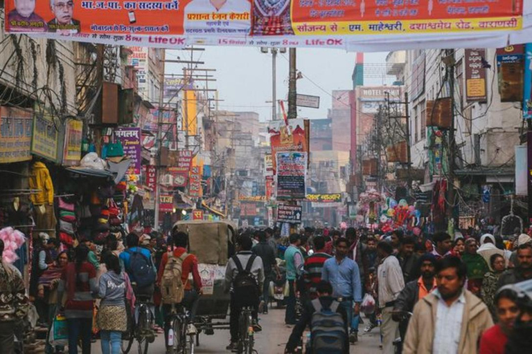 Mumbai: Exclusive Half-Day Shopping Tour with Guide (Only Guide Service )