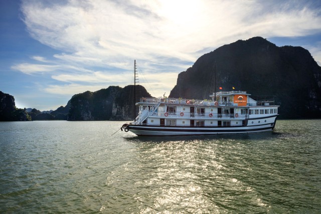 From Ninh Binh: Ha Long Bay 2 days 1 night on 3-star Cruise