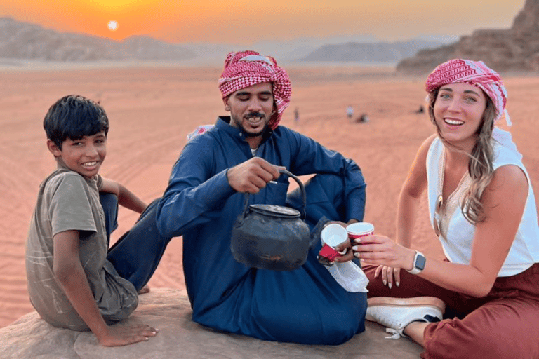 Wadi Rum woestijn: Halfdaagse tour per jeep (ochtend of zonsondergang)