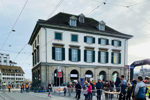 Zürich: Tour of the Past and Present day Zürich
