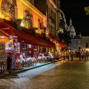 París: tour guiado a Montmartre + música en directo y experiencia en un pub